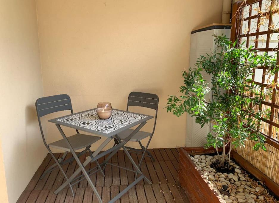 Grand Studio Avec Coin Nuit, Proche Mer Et Montagnes Roquebrune-sur Argens Exterior foto